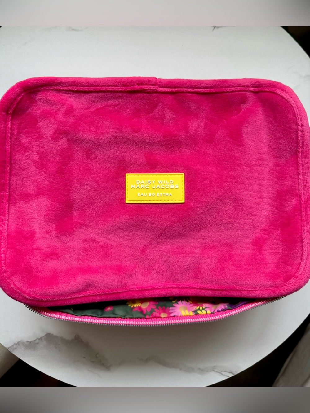 Marc Jacobs Daisy Wild Pink cosmetic Pouch